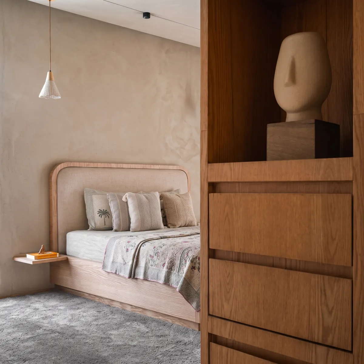 Textured bedroom wall with display niche