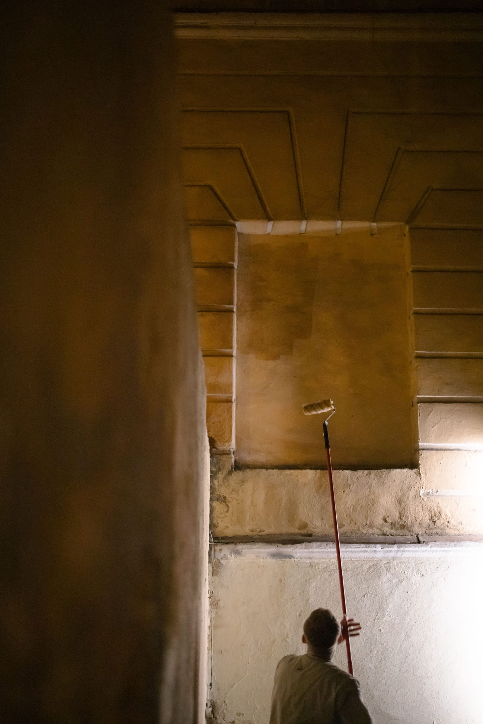 Sustainable lime plaster finish on interior walls